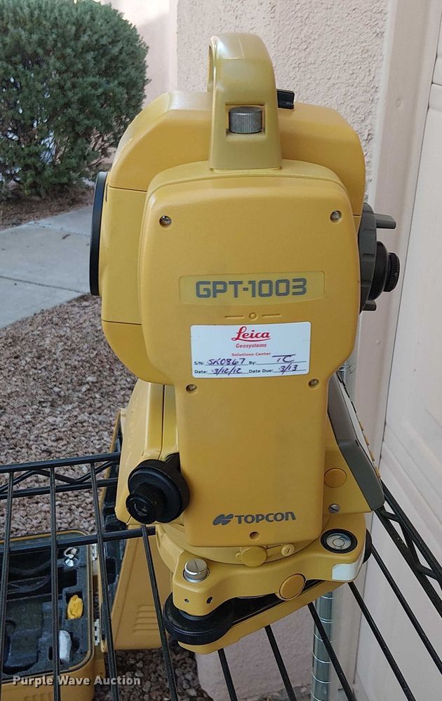 image for item EU2601 (2) Topcon total stations