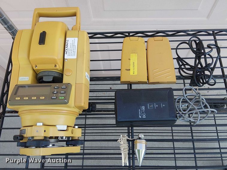 image for item EU2601 (2) Topcon total stations