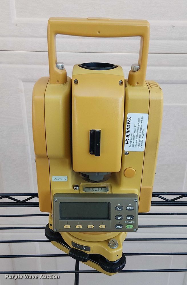 image for item EU2601 (2) Topcon total stations