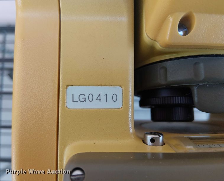 image for item EU2601 (2) Topcon total stations