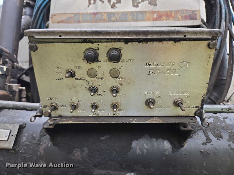 image for item EU3642 2011 Peterbilt 365 oil distributor truck