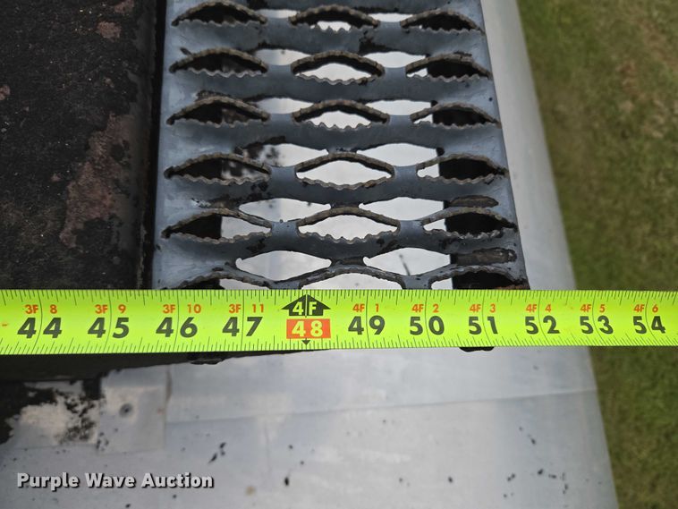 image for item EU3642 2011 Peterbilt 365 oil distributor truck