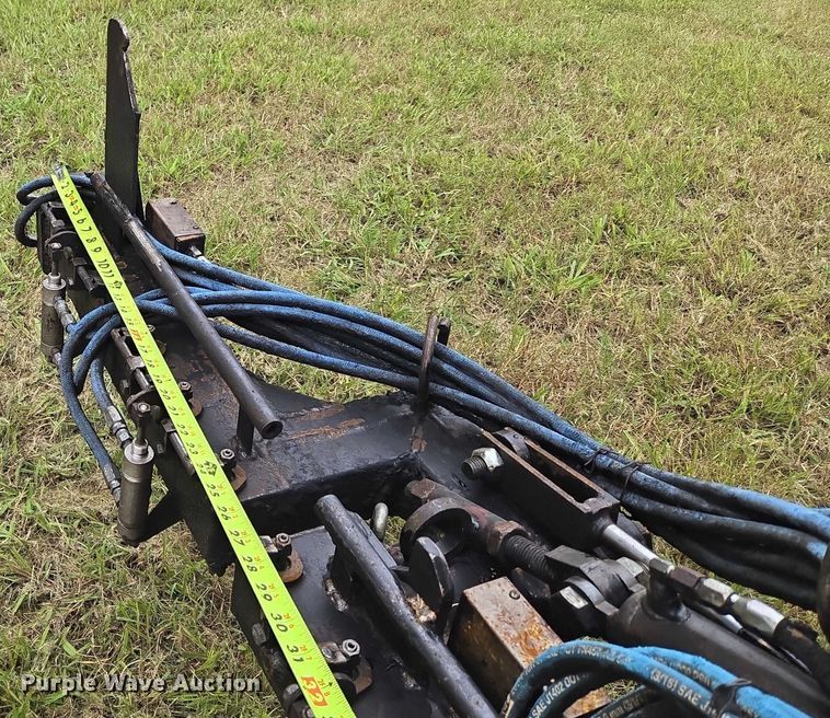 image for item EU3642 2011 Peterbilt 365 oil distributor truck