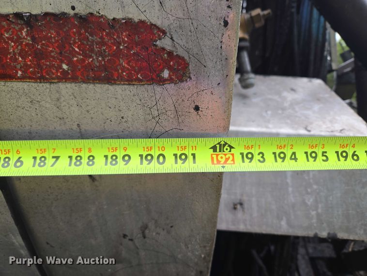 image for item EU3642 2011 Peterbilt 365 oil distributor truck