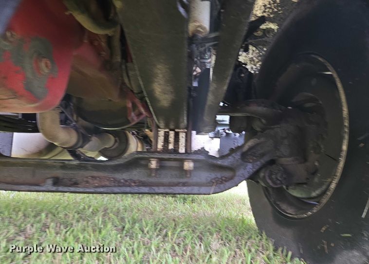 image for item EU3642 2011 Peterbilt 365 oil distributor truck