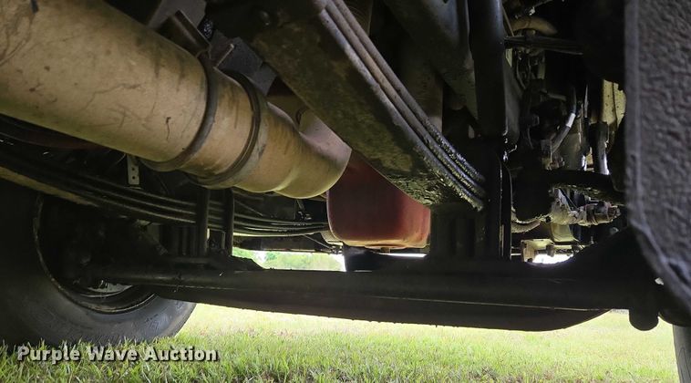 image for item EU3642 2011 Peterbilt 365 oil distributor truck