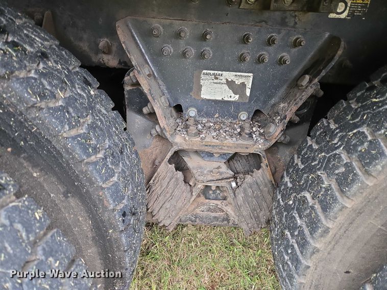 image for item EU3642 2011 Peterbilt 365 oil distributor truck