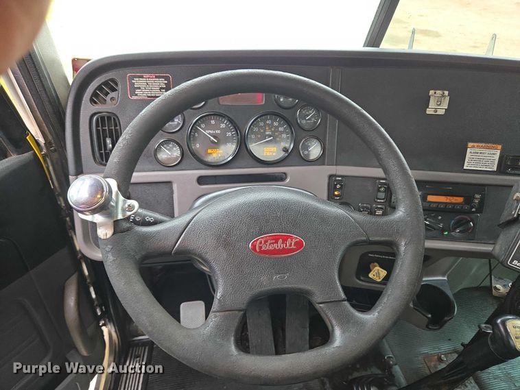 image for item EU3642 2011 Peterbilt 365 oil distributor truck