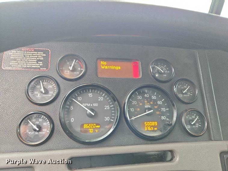 image for item EU3642 2011 Peterbilt 365 oil distributor truck