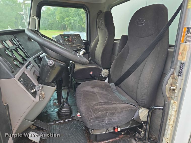 image for item EU3642 2011 Peterbilt 365 oil distributor truck