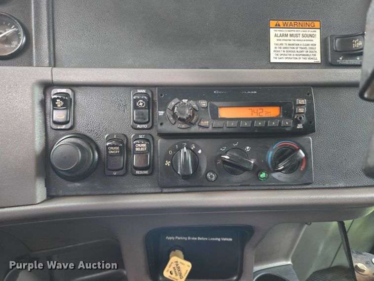 image for item EU3642 2011 Peterbilt 365 oil distributor truck