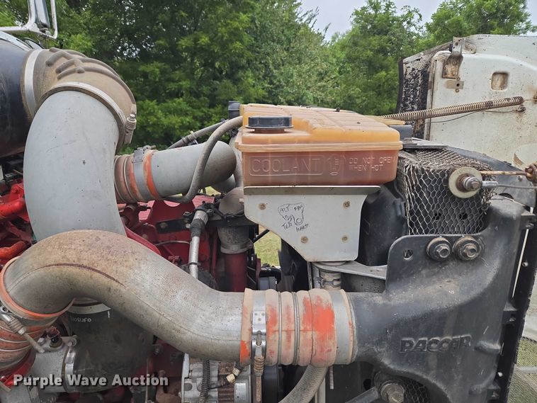 image for item EU3642 2011 Peterbilt 365 oil distributor truck