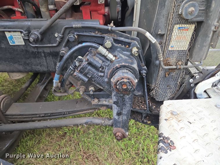 image for item EU3642 2011 Peterbilt 365 oil distributor truck