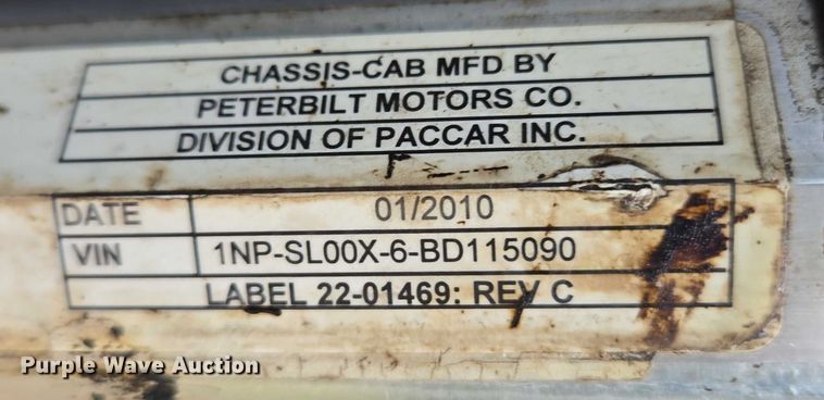 image for item EU3642 2011 Peterbilt 365 oil distributor truck