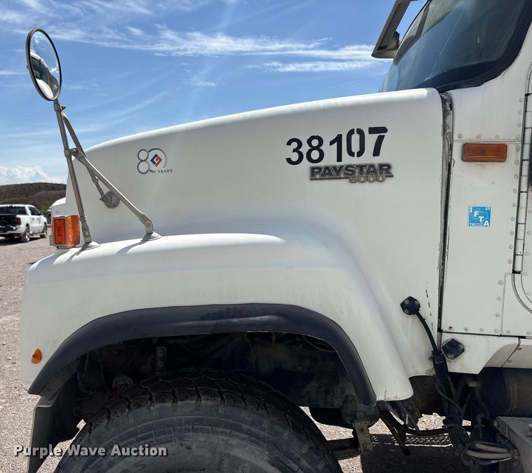 image for item EU4648 2007 International 5500i ready mix truck