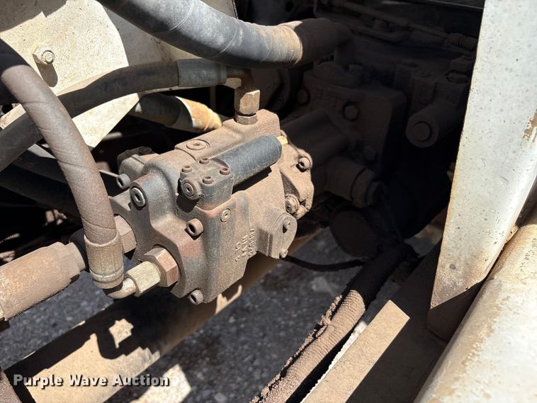 image for item EU4648 2007 International 5500i ready mix truck