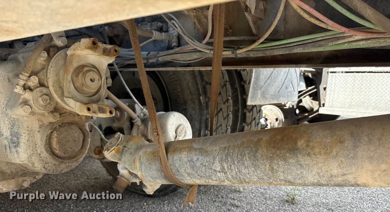 image for item EU4648 2007 International 5500i ready mix truck