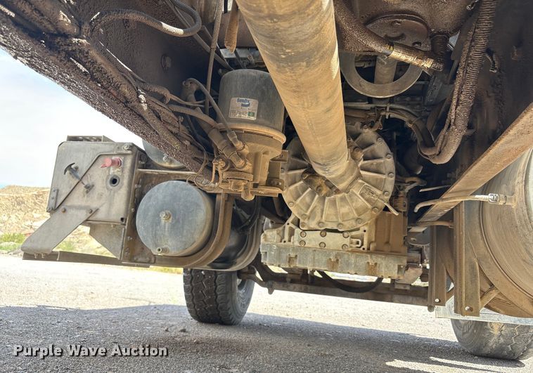 image for item EU4648 2007 International 5500i ready mix truck