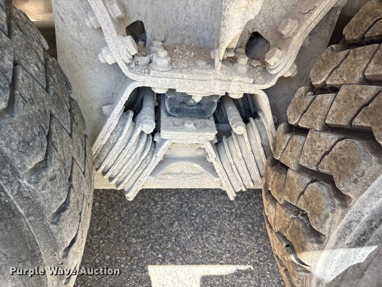 image for item EU4648 2007 International 5500i ready mix truck