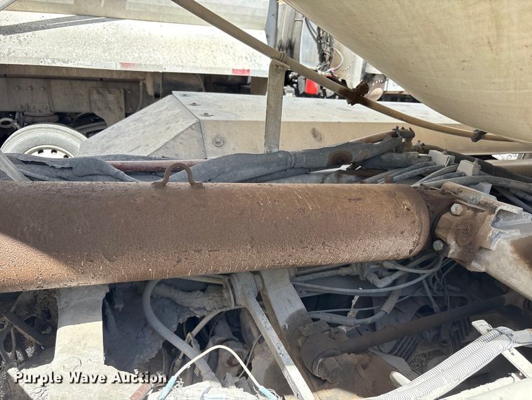 image for item EU4648 2007 International 5500i ready mix truck