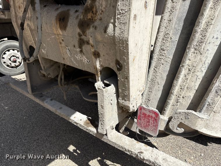 image for item EU4648 2007 International 5500i ready mix truck