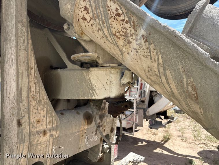 image for item EU4648 2007 International 5500i ready mix truck