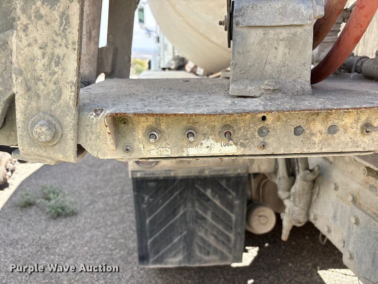 image for item EU4648 2007 International 5500i ready mix truck