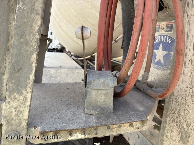 image for item EU4648 2007 International 5500i ready mix truck