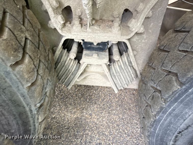 image for item EU4648 2007 International 5500i ready mix truck