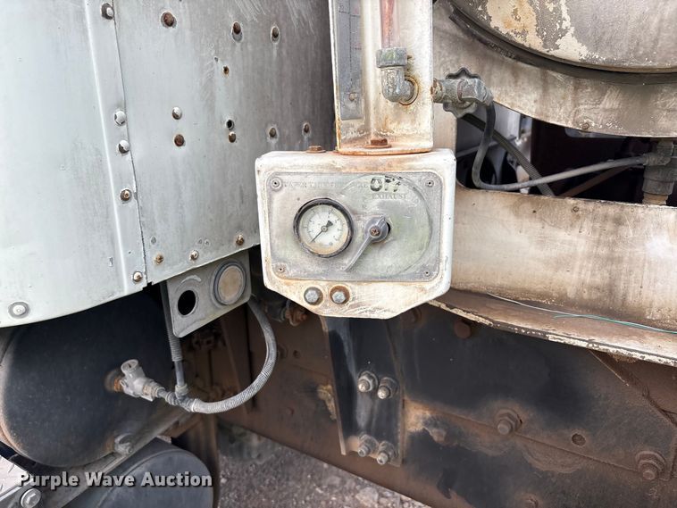 image for item EU4648 2007 International 5500i ready mix truck