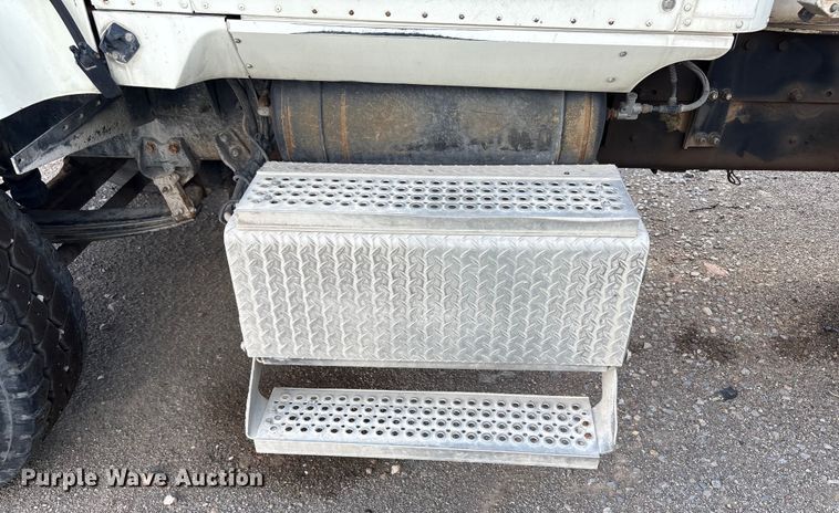 image for item EU4648 2007 International 5500i ready mix truck