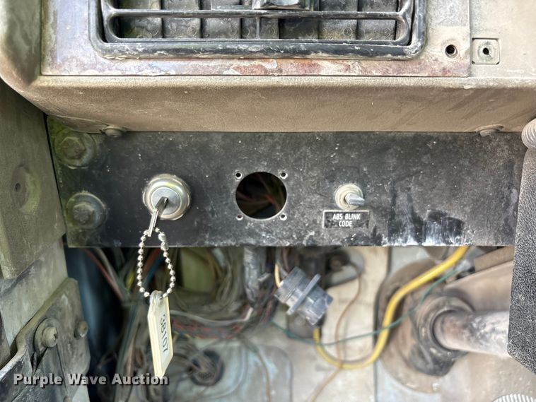 image for item EU4648 2007 International 5500i ready mix truck