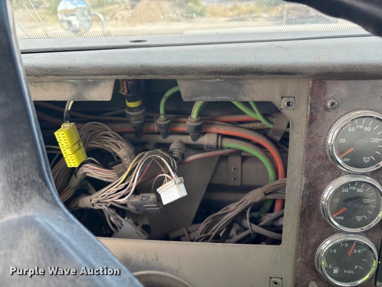 image for item EU4648 2007 International 5500i ready mix truck