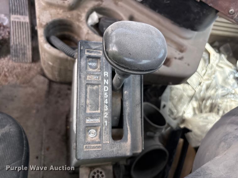 image for item EU4648 2007 International 5500i ready mix truck