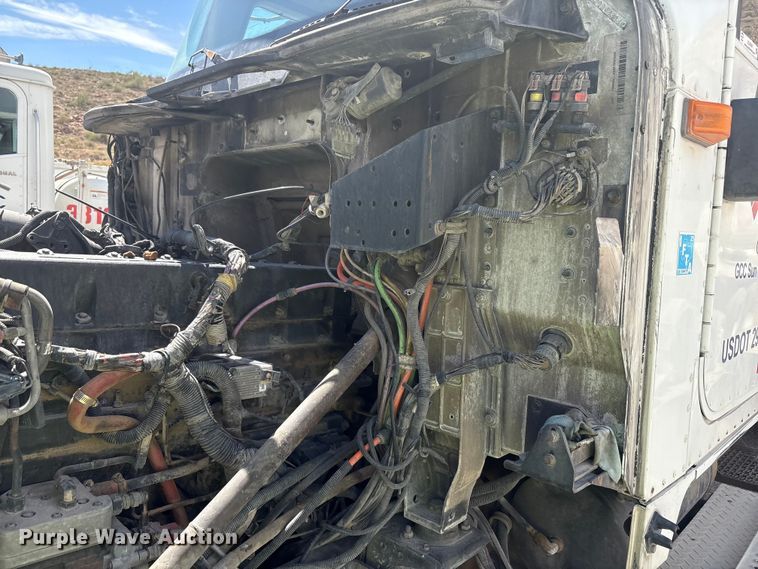 image for item EU4648 2007 International 5500i ready mix truck