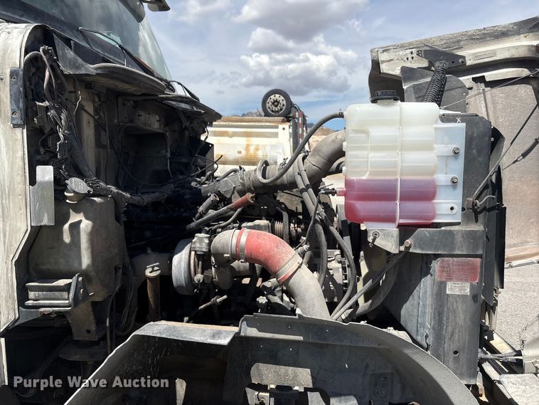 image for item EU4648 2007 International 5500i ready mix truck