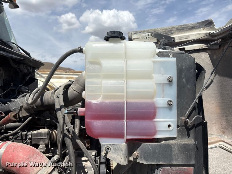 image for item EU4648 2007 International 5500i ready mix truck