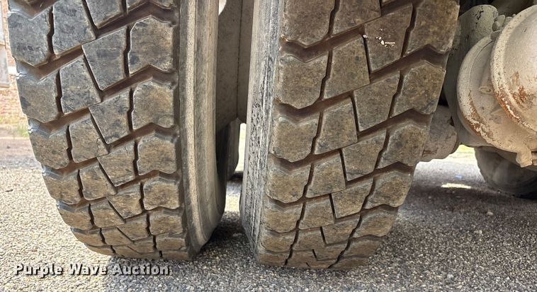 image for item EU4648 2007 International 5500i ready mix truck