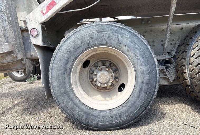 image for item EU4648 2007 International 5500i ready mix truck