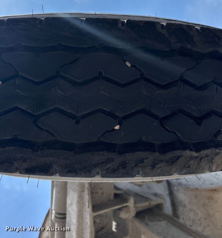 image for item EU4648 2007 International 5500i ready mix truck