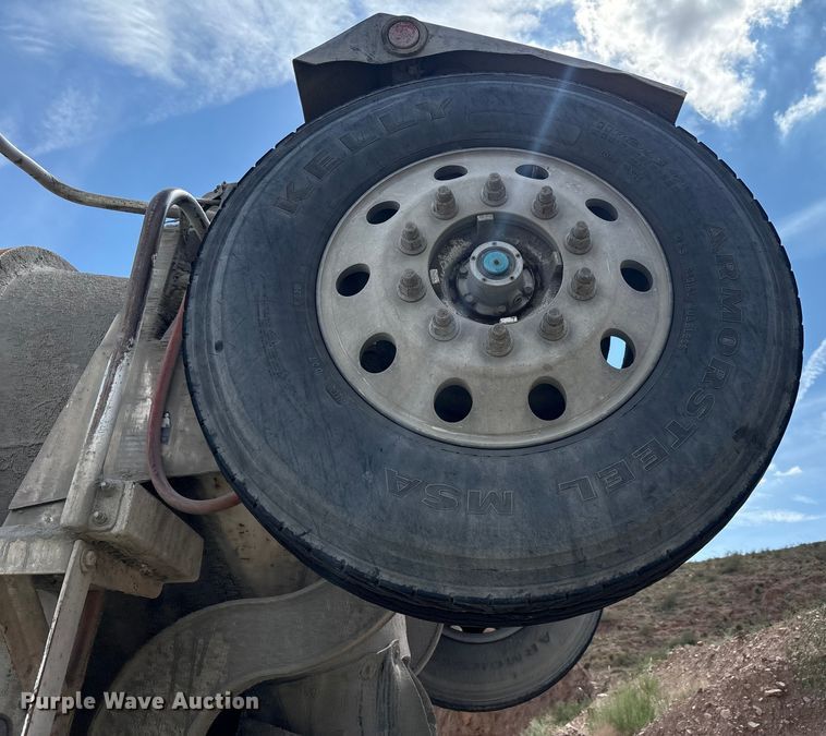 image for item EU4648 2007 International 5500i ready mix truck