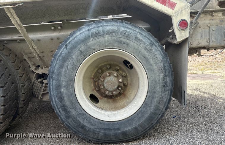 image for item EU4648 2007 International 5500i ready mix truck