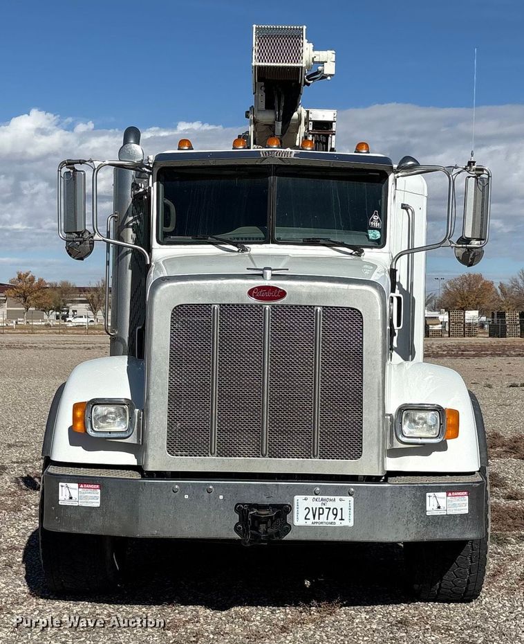 image for item EU4710 2015 Peterbilt 365 crane truck