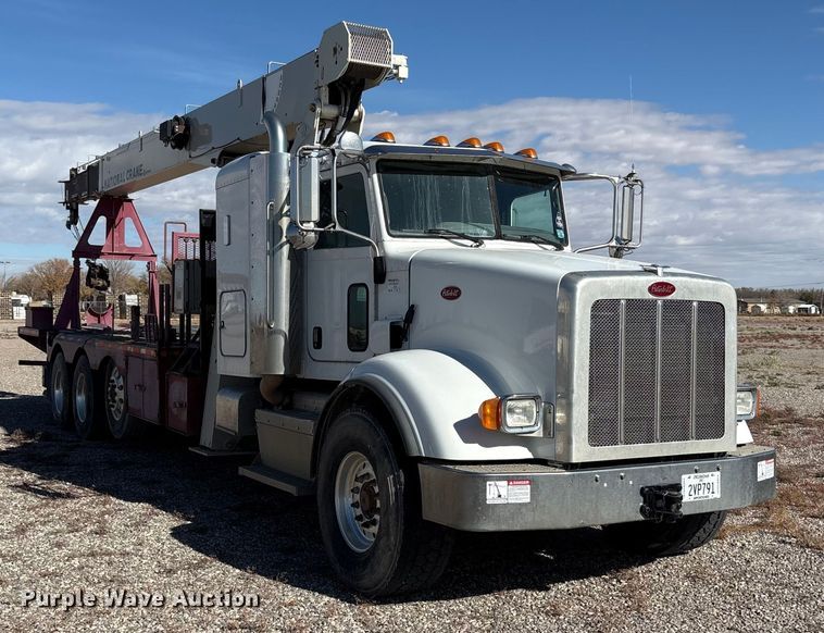 image for item EU4710 2015 Peterbilt 365 crane truck