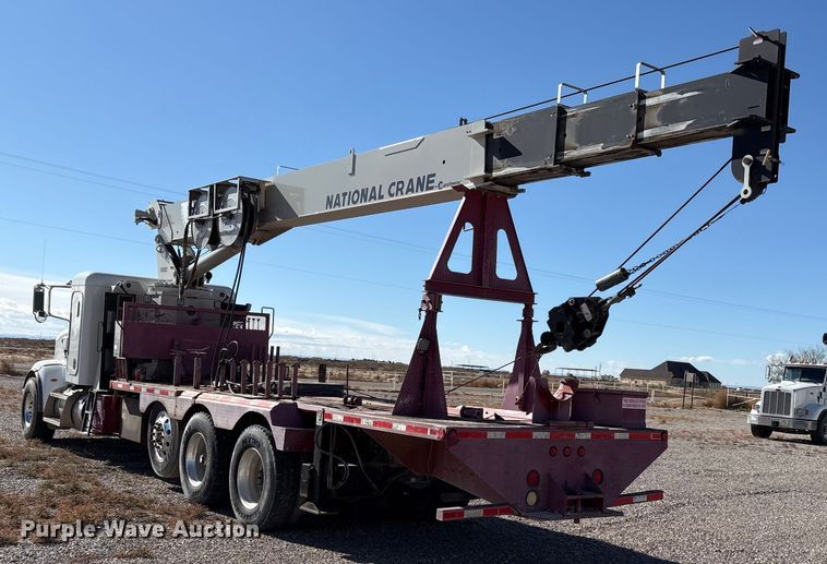 image for item EU4710 2015 Peterbilt 365 crane truck