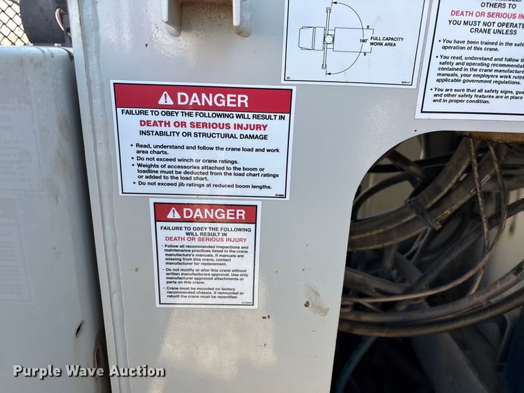 image for item EU4710 2015 Peterbilt 365 crane truck