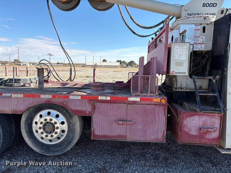 image for item EU4710 2015 Peterbilt 365 crane truck