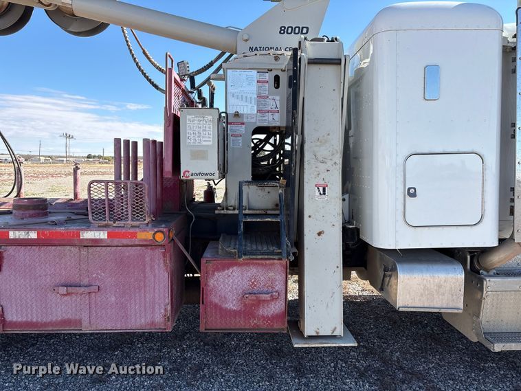 image for item EU4710 2015 Peterbilt 365 crane truck