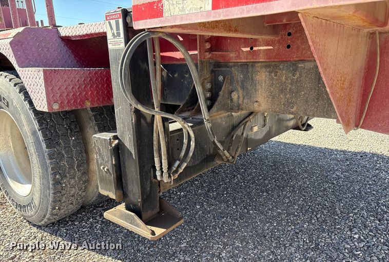 image for item EU4710 2015 Peterbilt 365 crane truck