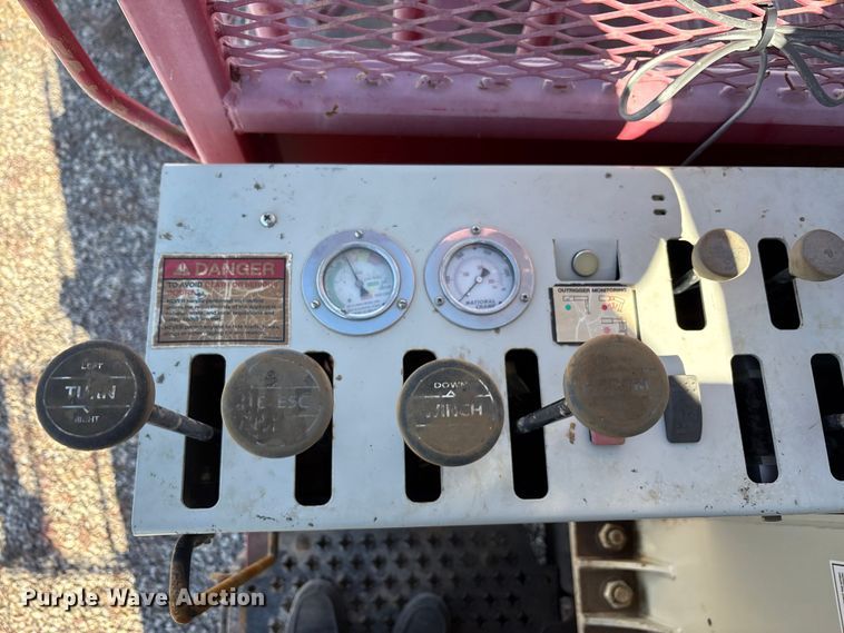 image for item EU4710 2015 Peterbilt 365 crane truck